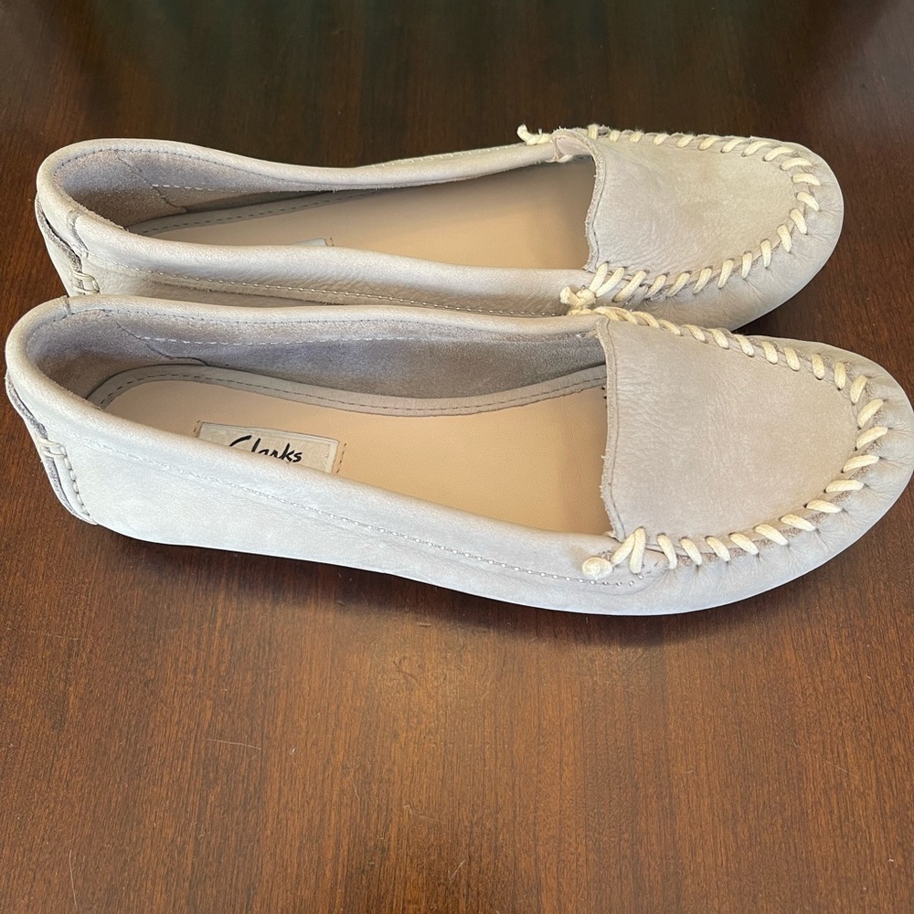 CLARKS Women's Evesham Melody Loafers - Picture 4 of 8